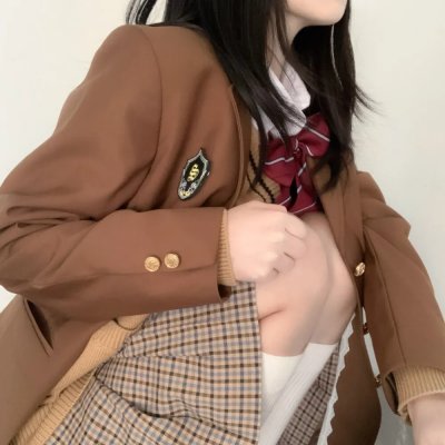 腰间持枪